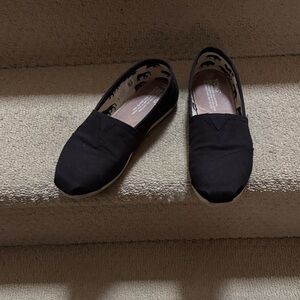 Toms Classic Black Slip-Ons